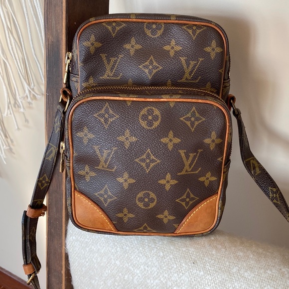 Louis Vuitton Handbags - Louis Vuitton LV Crossbody bag in Amazon Browns Monogram. Made France Jan 1990